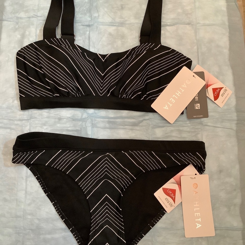 Athleta 2 Piece Bikini Top 32D and Bottom XS 
Black White Chevron Stripe…​​​​​